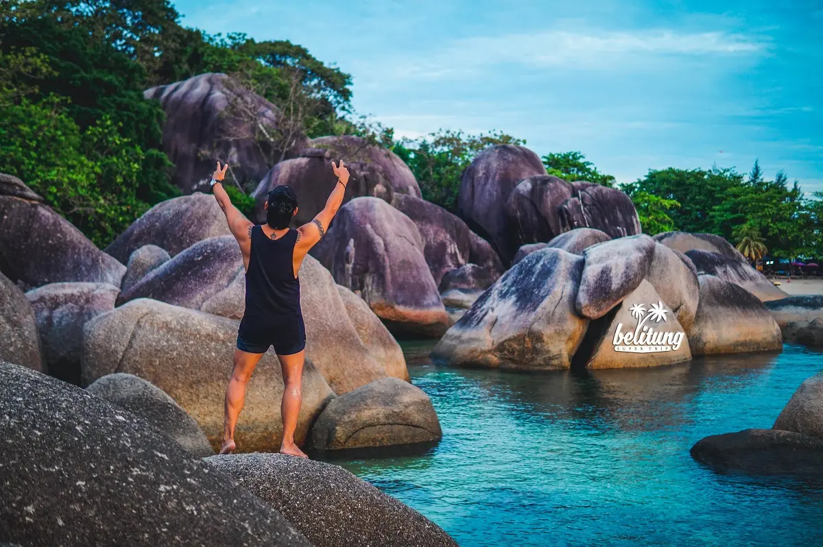 Pantai Laskar Pelangi Belitung