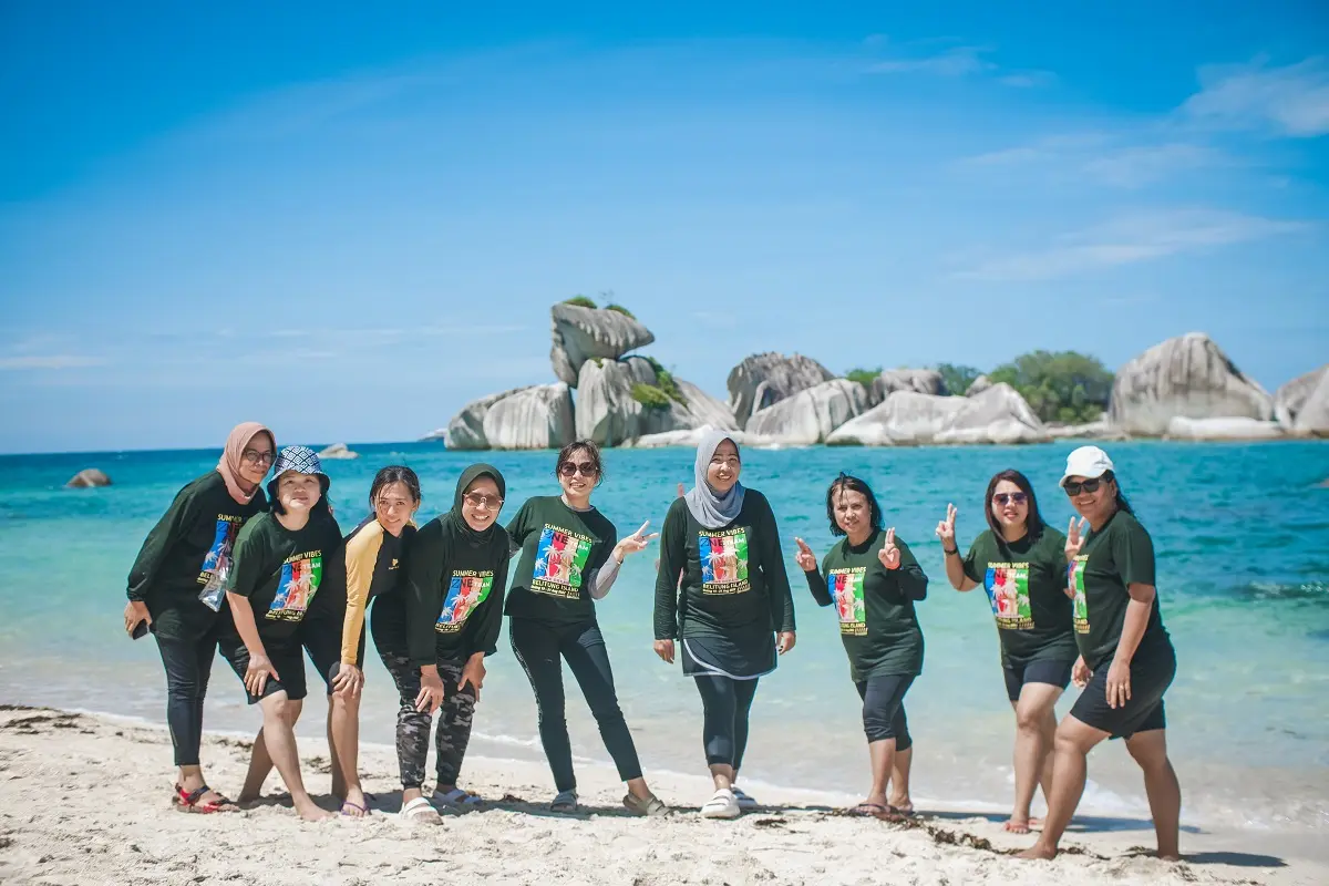Paket Wisata Belitung 2D1N Murah